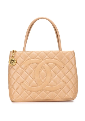 CHANEL Pre-Owned 2002-2003 Caviar Medallion tote bag - Brown