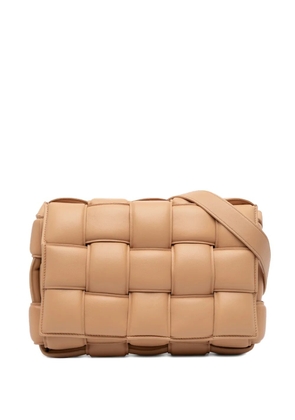Bottega Veneta Pre-Owned 2012-2025 Nappa Intrecciato Padded Cassette crossbody bag - Brown