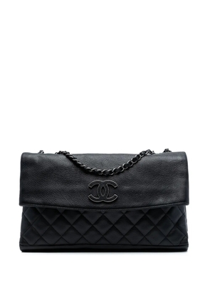 CHANEL Pre-Owned 2014-2015 CC Quilted Calfskin Hamptons Foldover Flap shoulder bag - Black