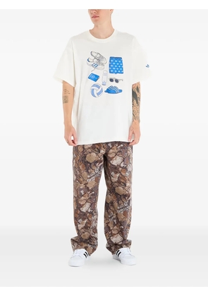 adidas Stuff graphic-print T-shirt - Neutrals