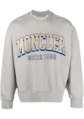 Moncler logo-print crew-neck jumper - Grey