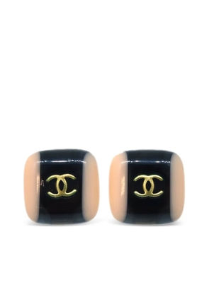 CHANEL Pre-Owned 2001 CC square clip-on earrings - Black