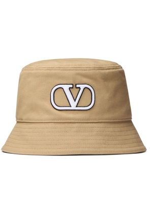 Valentino Garavani VLogo Signature bucket hat - Neutrals