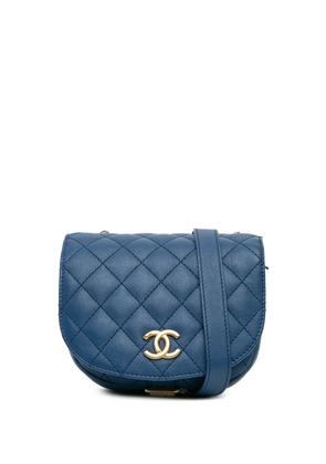 CHANEL Pre-Owned 2018-2019 Quilted Grained Calfskin Casual Trip Messenger crossbody bag - Blue