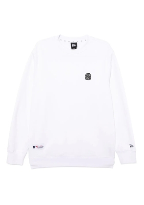 NEW ERA CAP logo-embossed sweatshirt - White