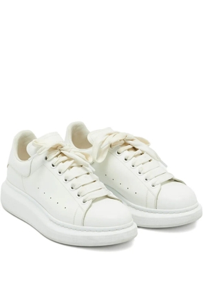 Alexander McQueen Pre-Owned leather sneakers - White