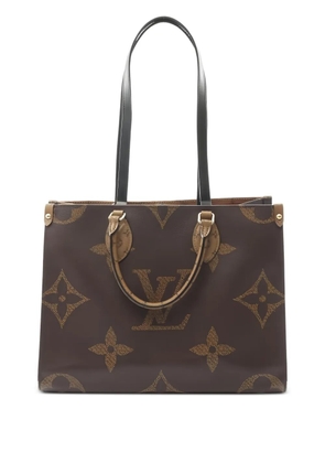 Louis Vuitton Pre-Owned 2021 On-the-go MM monogram giant reverse shoulder bag - Brown