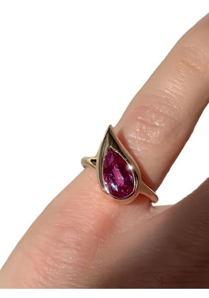 Jewels Aficionado 18K rose gold Mika sapphire ring