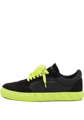 Off-White Pre-Owned Vulc arrow-motif sneakers - Black