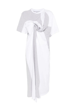 Anni Salonen rose-detail T-shirt dress - White