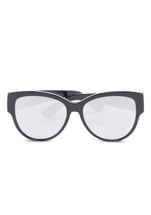 Saint Laurent Pre-Owned logo detail cat-eye sunglasses - Grey