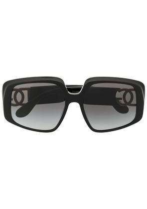 Dolce & Gabbana Eyewear oversized logo-plaque sunglasses - Black
