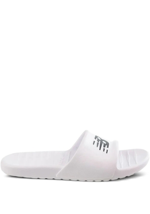 New Balance 4E logo-embossed slides - White