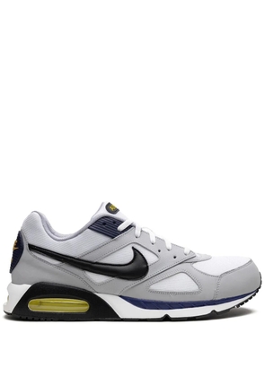 Nike Air Max Ivo sneakers - White