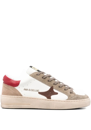 Ama Brand star appliqué trainers - Brown