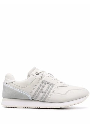 Tommy Hilfiger side logo-patch sneakers - Grey