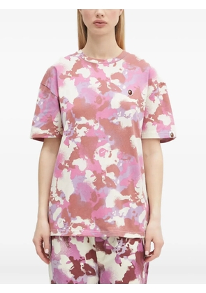 A BATHING APE® camouflage-print T-shirt - Pink