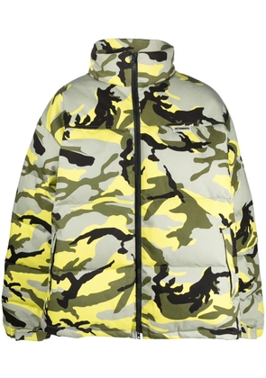 VETEMENTS camouflage-print puffer jacket - Green