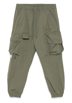 Musium Div. logo-embroidered cargo trousers - Green