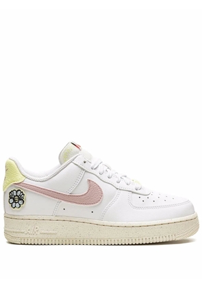 Nike Air Force 1 Low Next Natu 'Flower Power' sneakers - White