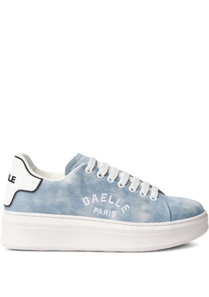Gaelle logo-embroidery denim sneakers - Blue