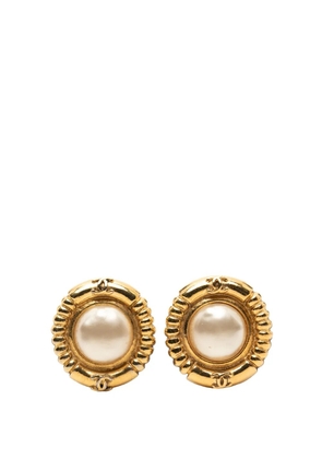 CHANEL Pre-Owned 1980-1990 CC Gold Plated Faux Pearl Round Clip on Earrings costume earrings