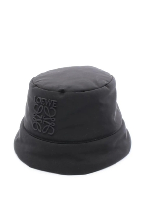 Loewe Pre-Owned 2010s puffer anagram-logo bucket hat - Black