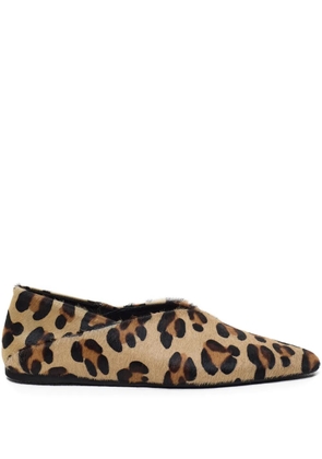 Closed leopard-print ballerinas - Neutrals