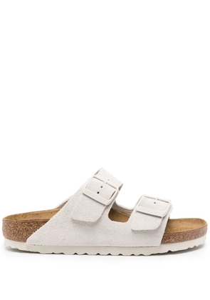 Birkenstock Arizona suede slides - White