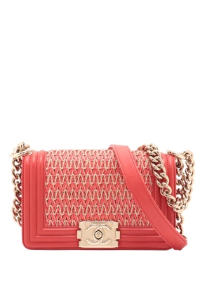 CHANEL Pre-Owned 2014-2015 Small Straw and Lambskin Boy Flap shoulder bag - Red