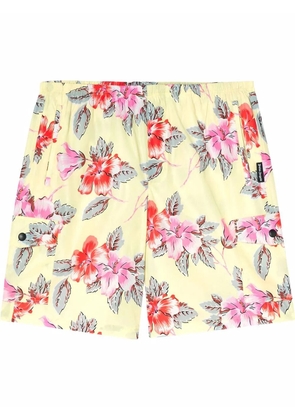 Palm Angels hibiscus-print cargo swim shorts - Yellow