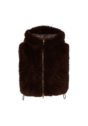 Bib sleeveless jacket