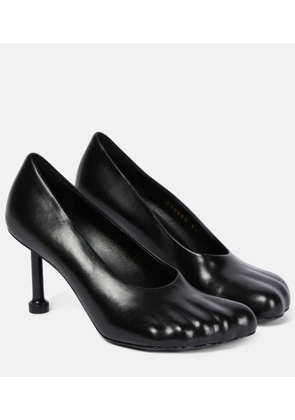 Balenciaga Leather pumps
