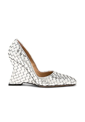Bottega Veneta Comet Slip On Pump in Silver - Metallic Silver. Size 38 (also in 40).
