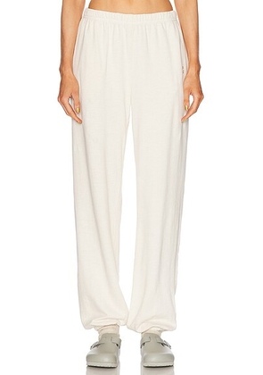 Eterne Boyfriend Lightweight French Terry Pocket Sweatpant in Bone - Neutral. Size L (also in M, S, XL).
