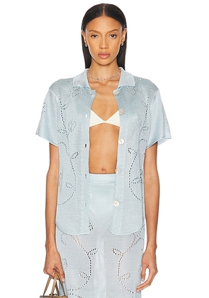 Calle Del Mar Ivy Short Sleeve Shirt in Tide - Baby Blue. Size L (also in S, M).