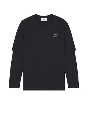 AMI Paris Long Sleeve T-Shirt in Navy Blue - Navy. Size XL/1X (also in ).