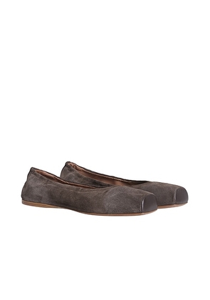 ALAÏA Ballet Flat in Brun Fonce - Brown. Size 37 (also in 37.5, 38, 38.5, 39, 39.5, 40, 41).