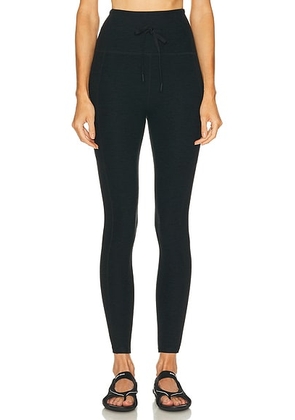 Beyond Yoga Spacedye Go Pocket Midi Legging in Darkest Night - Black. Size L (also in XS, S, M).