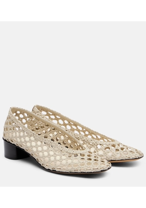 Le Monde Beryl 40 woven leather pumps