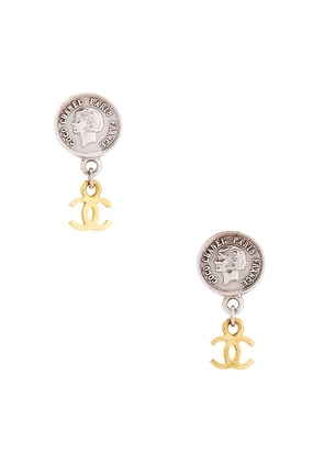 chanel Chanel 1997 CC Coin Clip-On Earrings in Silver & Gold - Metallic Gold. Size all.