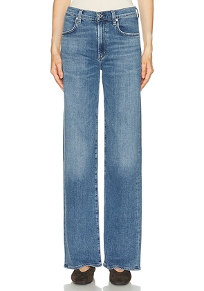 Citizens of Humanity Annina Straight Leg Jeans in Stella - Blue. Size 23 (also in 24, 25, 26, 27, 28, 29, 30, 31, 32, 33, 34).