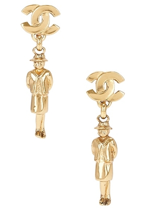 chanel Chanel CC Mademoiselle Clip-On Earrings in Gold - Metallic Gold. Size all.