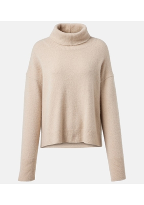 Joseph Cashmere turtleneck sweater
