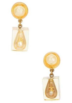 chanel Chanel 1997 Lucite Ice Cube Pearl Drop Earrings in Gold - Metallic Gold. Size all.