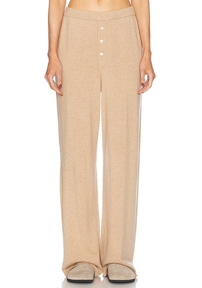 Guest In Residence Everywear Cashmere Pant in Dune - Beige. Size L (also in XL).