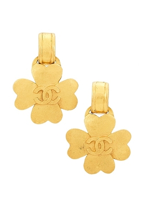 chanel Chanel 1995 CC Clover Clip-On Earrings in Gold - Metallic Gold. Size all.