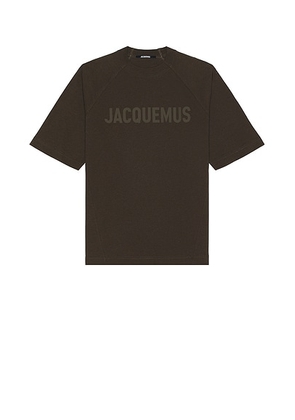 JACQUEMUS Le T-Shirt Typo in Multi Brown - Brown. Size M (also in S).