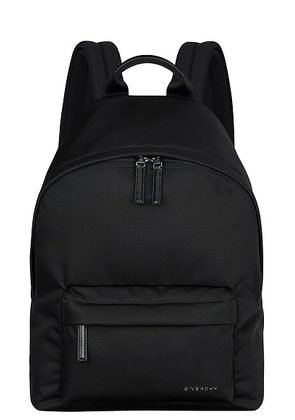 Givenchy Eseential U Backpack in Black - Black. Size all.