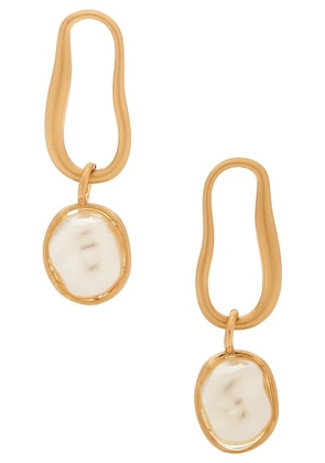 Cult Gaia Vera Earring in Brushed Brass - Metallic Gold. Size all.